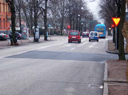 Tekniska krav 5 Vid schaktreparation i körbana ska beläggningskanten anpassas till befintliga körfält. Beläggningsskarvar får inte utföras i hjulspåren.