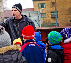 NATUREN Läs mer om sagopedagogik På webben: Använd rubrikerna vid sökning på respektive webbplats. Muntligt berättande. www.sagobygden.