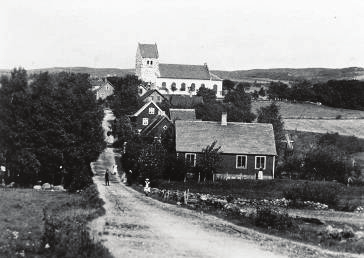 2.3 HISTORIA Området som idag utgör Båstads kommun har genom historien varit ganska isolerat från omvärlden. Naturen gjorde att många men små bondbyar skapades.