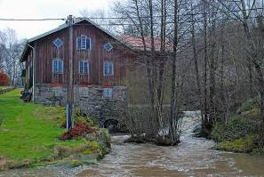 öl serverades), köksbyggnad, hemlighus samt ladugård.