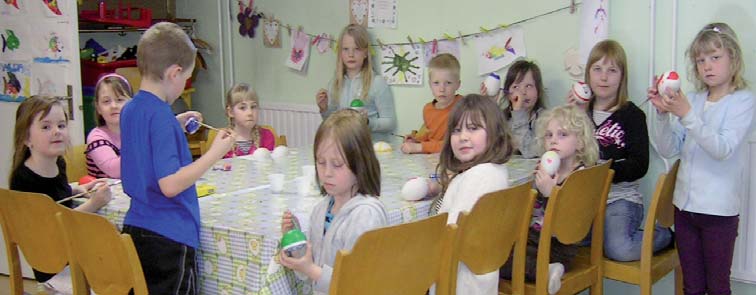 Foto: Håkan Knutsson I kyrkans barnverksamhet i Fliseryd målades det påskägg med stor