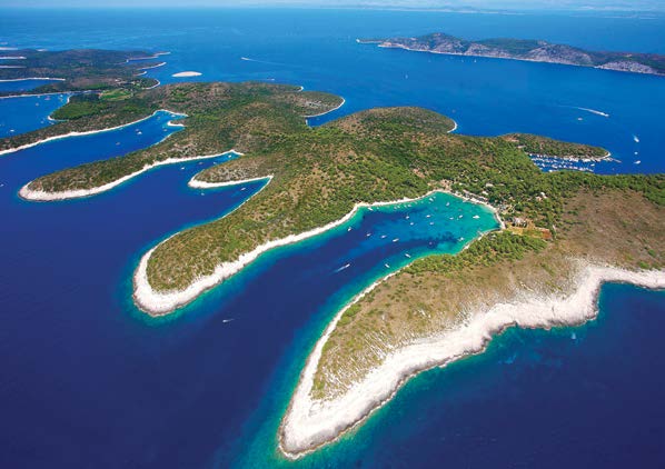 NAtionalParken Kornati Det finns inte mycket som slår en båttur till nationalparken Kornati en solig dag. Kornati är en arkipelag bestående av ca.