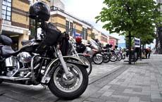 De kristna motorcyklisterna inom Gospel Riders kör runt Finland i sommar för att be för människorna och städerna längs rutten.