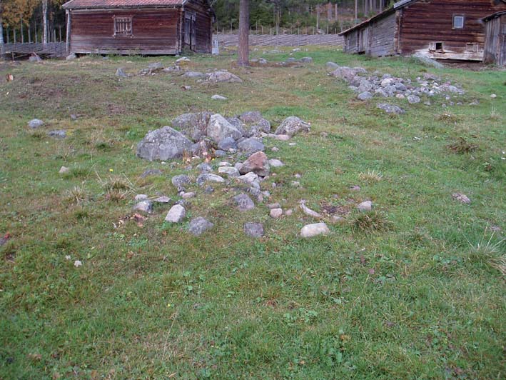 Bild 44. Odlingsröse på Torkelsbovallen i Ljusdal. Det här odlingsröset är anlagt någon gång på 1000-talet e. Kr.