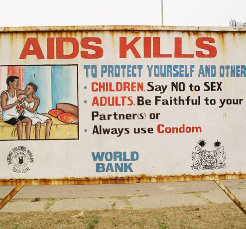 hället. I brist på andra folkrörelser och en svag offentlig sektor har de fackliga organisationerna ofta blivit ledande i upplysningsarbetet för att förhindra spridningen av hiv/aids.