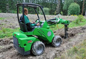 Avant för Grönyte/landskapsvård Tack vare sin låga tomvikt och styrka är Avant 420 också en ypperlig maskin för landskapsvård och underhållsmaskin av grönytor.