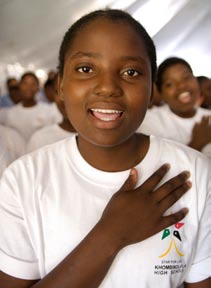 Studenterna vid Khombindlela High School i en stad nära Empangeni i Kwa-Zulu Natal är nu inskrivna i utbildningsprogrammet Star for Life* tack vare stödet från Gunnebo.