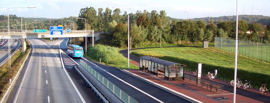 DAGENS TRAFIK I KUNGÄLVS KOMMUN KUNGÄLV DAGENS TRAFIKERING En stor andel av Kungälvsbornas kollektiva resande utgörs av pendling till och från grannkommunerna, och då främst till Göteborg.