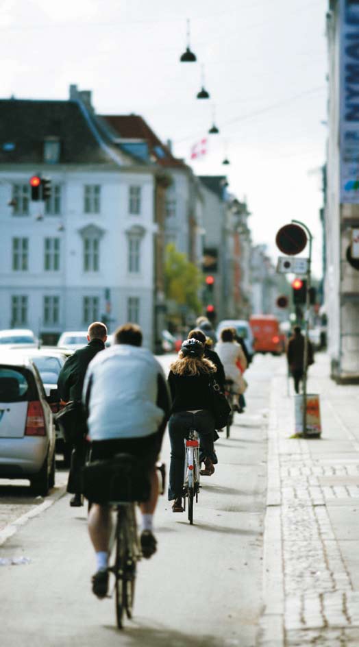 Fysisk aktivitet När man talar om fysisk aktivitet avses alla former av rörelse. Det kan till exempel vara löpning, gång eller cykling, men det kan också vara städning eller lek där man rör sig.