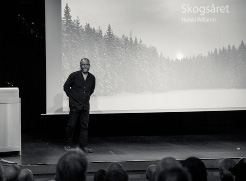 Men för att genomföra ett arrangemang av det här slaget krävs en stor arbetsstyrka som helt ideellt, år efter år, bistår med sin hjälp och sitt kunnande.