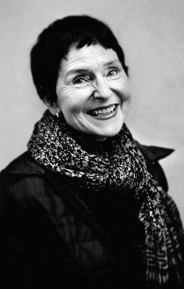 Tema Kvinnliga författare i Norden Pia Tafdrup är nya tidens poet Catharina Söderbergh Pia Tafdrup fick Nordiska rådets litteraturpris 1999 för sin diktsamling Drottningporten.