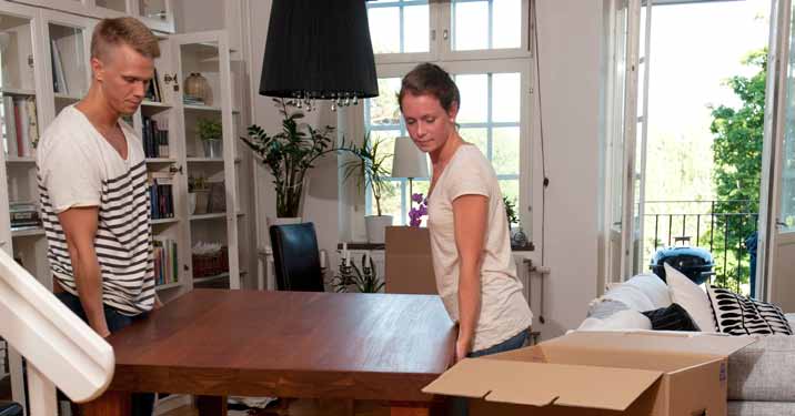 Länktips: www.ungkonsument.se Att skaffa möbler och utrustning Köper du nya möbler och ny utrustning till din lägenhet blir det dyrt. Du kanske kan få ta med dig något hemifrån?