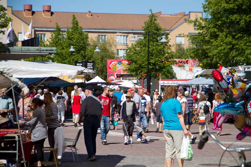 Den blandade staden Vid all nybyggnation ska en variation av olika bostadstyper, upplåtelseformer, höjder och funktioner