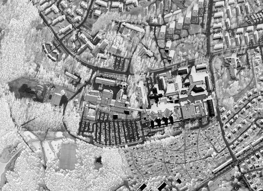 Förutsättningar 2.4 Sjukhusområdet Sjukhusområdet började byggas på 1930-talet och består av byggnader med stor variation. Byggnader för sjukhusvård är främst koncentrerade i områdets östra del.