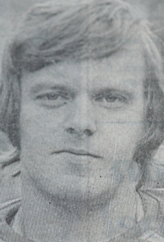 #11 THOMAS LOFT Born: 1955 Position: Goalkeeper Seasons in SIK: 9 Jersey#: 1, 15, 22 Stor Grabb#: 11 (1980/1981), 545 poäng 180 0 0 0 0 19 GPI SOG GA GAA SVS