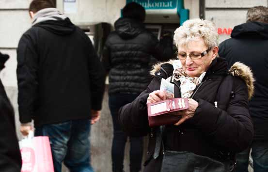 Överfall är ovanliga Brottsstatistiken visar att äldre personer löper en relativt liten risk att utsättas för brott. Ändå oroar de sig ofta för just det.