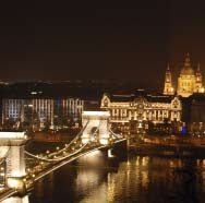 Berlin, Prag, Budapest & Wien Fyra klassiska huvudstäder. Alla bär de på en händelserik historia som satt sin prägel på såväl städernas utseende som traditioner och kultur.