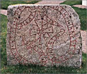 1946 tog Riksantikvarieämbetet ut runstenen ur muren och reste den på sin nuvarande plats. Stenen rengjordes och uppmålades 1995. U 802 Viking lät resa denna sten efter sin son.