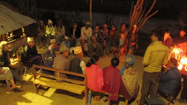 Efter en kort bekantskap med det kaotiska Kathmandu åkte Michael, Henrik och vår nepalesiske konsult Govinda tillsammans med resejournalisten Mikael, Ram, Ewa och jag i två jeepar ut till Jyamrung.