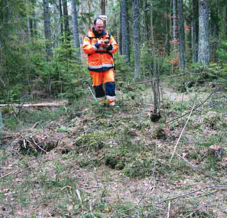 Hjälp, en fornlämmning! Om du upptäcker en fornlämning på eller i anslutning till din byggplats när du söker i FMIS ska du genast ta kontakt med länsstyrelsen.