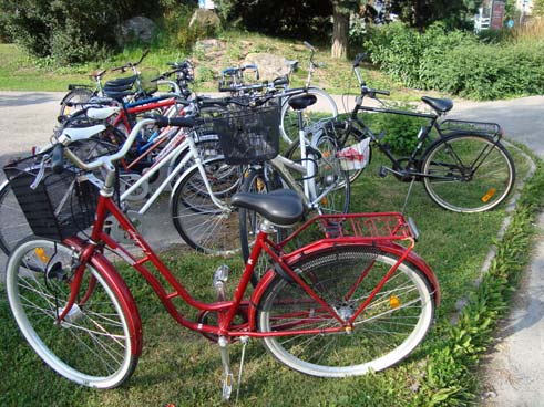 användning av cykelstället, låses ramen fast i ställets