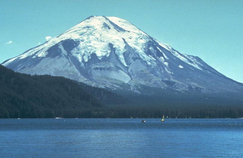 ö.h. till 2 549 m.ö.h. Utbrottet och jordskredet tog 57 människors liv. U.S.