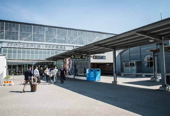 TERMINALEN 1954 byggdes hangar A om till terminal i samband med att resandet ökade. tjänste ärenden.