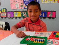 Kompislekar På www.rafiki.se finns det tips på lekar som ni kan göra i klassen. darly Darly, 9 år, klass 1, Guatemala: Jag har många vänner och jag leker med dem.