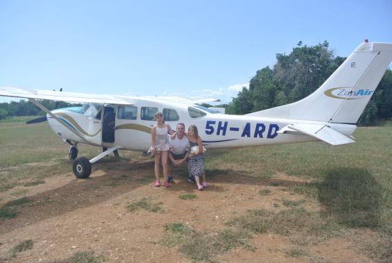 Reseberättelse Sadaani Nationalpark och Zanzibar Vi lyfte från Arlanda sent den 30 juni och flög