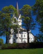 Boxholms kyrka Hösten 2013 installerades CC Kyrka i Boxholms kyrka och i det närliggande kapellet. Samma system för de olika byggnaderna. Tidigare har man haft stora problem med fukt i kyrkan.
