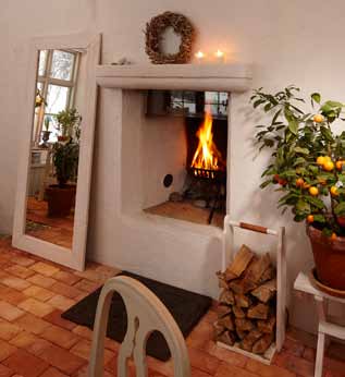Mura eldfast tegel Ska du mura i den öppna spisen eller utegrillen, ska du använda ett eldfast tegel och ett bruk som klarar höga temperaturer.