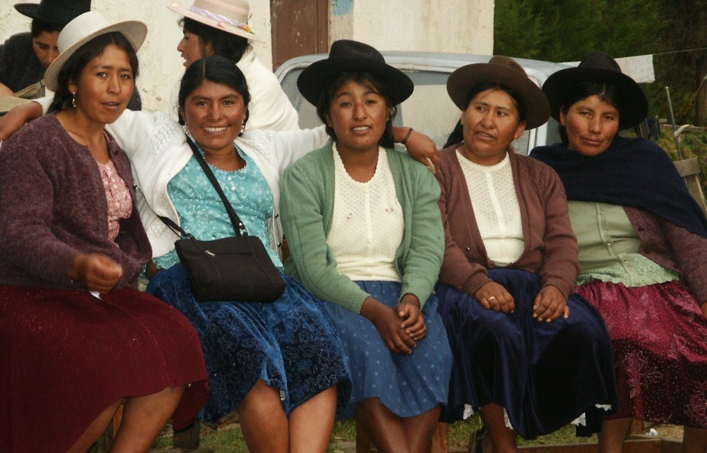 Sida 2 Bolivia en olik värld FOLKBILDNINGEN GÖR E N BÄTTRE VÄRLD MÖJLIG I DET OLIK A BOLIVA!