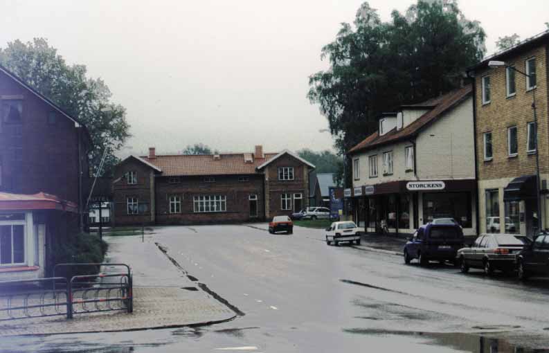 Tra fi k sys tem Centrumplan mot Järnvägsstation. JÄRNVÄGEN Halmstad - Nässjö järnväg invigde sin station i området 1877.