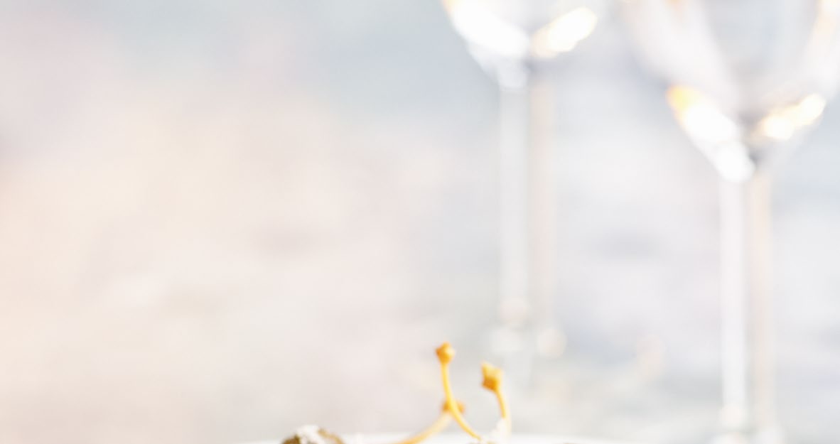 raviolone ricotta & spenat med tomatsås Tips: Toppa med kaprisbär, grovriven pecorino och svartpeppar.