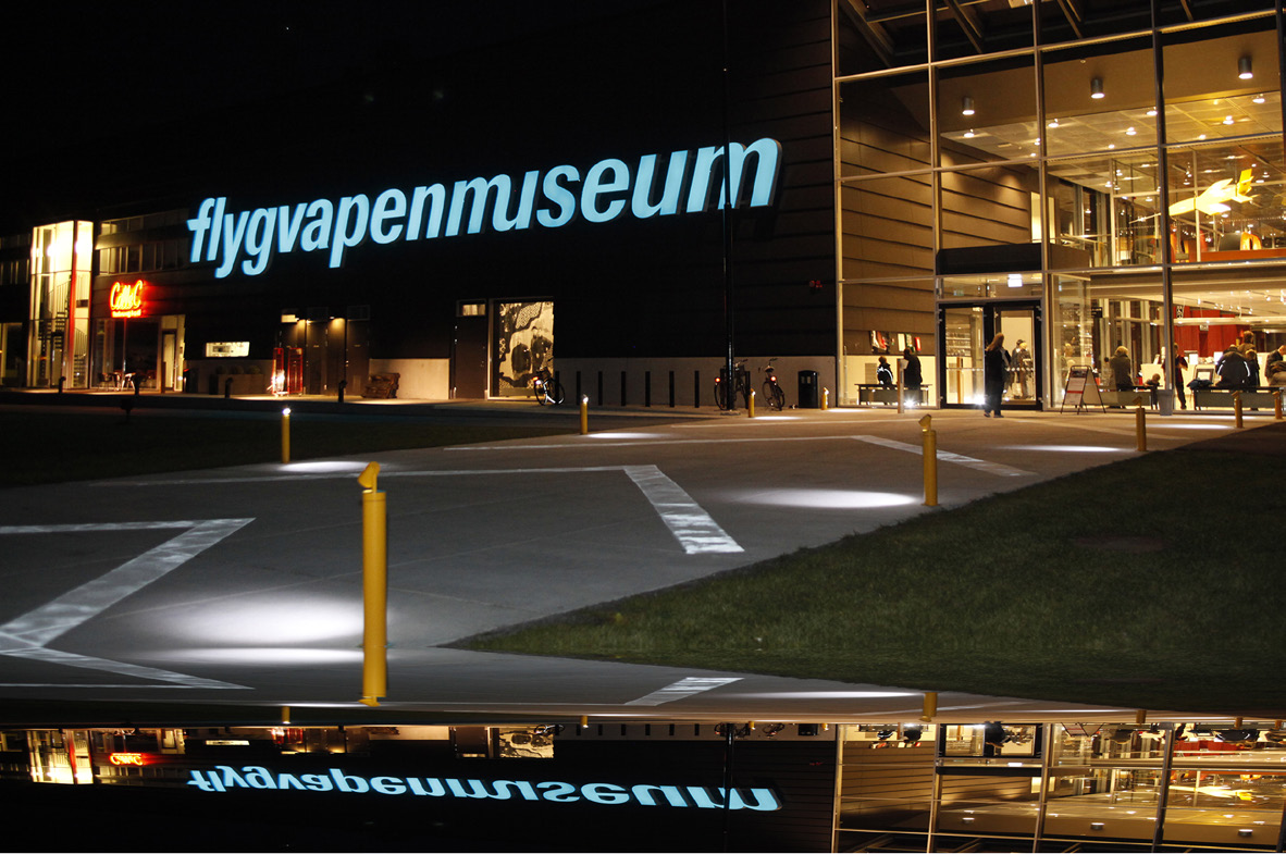 DAS LUFTWAFFENMUSEUM Das Flygvapenmuseum ist ein Museum für Technik und Kulturgeschichte mit Ausstellungen über die Entwicklung der schwedischen Luftwaffe vom frühen 20.