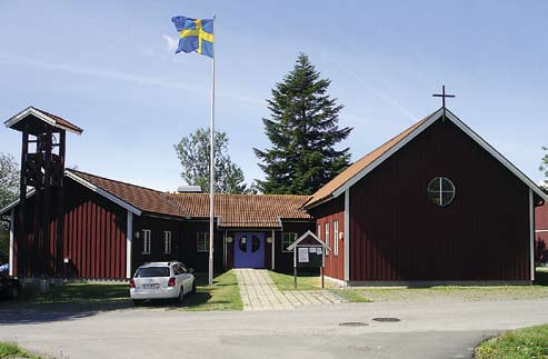 Kyrkligt centrum i Hästängen, Bergshamra Länna prästgård där pastorsexpeditionen är belägen är en mycket vacker fastighet men renoveringsbehovet börjar bli alltmer akut.