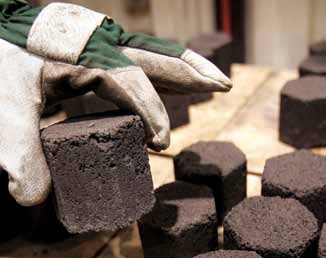 Merox producerar och säljer produkter inom en lång rad områden som byggnadsmaterial för vägar, ridbanor, råvara till cement, gödningsmedel, magneter och färgpigment.