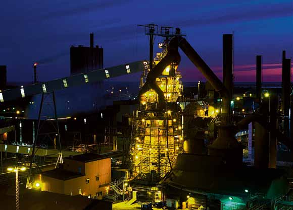 ENERGIRIKA GASER Den renade processgasen är mycket energirik och används både i metallurgins egna processer och till energi för konsumenter.