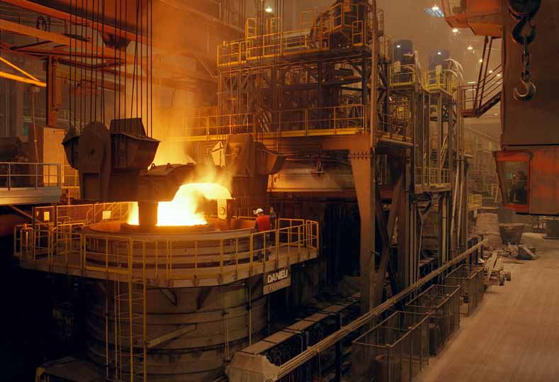 ANLÖPNING Stålet kan uppträda i olika atomstrukturer, faser, som skiljer sig åt bl a genom graden av hårdhet och/eller