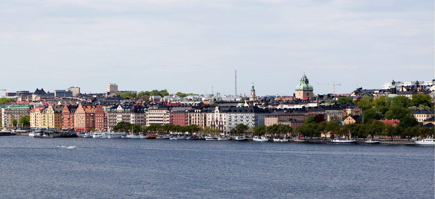 är Sveriges största oberoende söktjänst för att hitta bostäder till salu. Vi tror på en bättre bostadsmarknad med öppen information och har cirka 250 000 unika besökare i veckan.