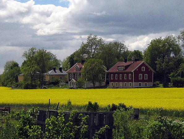 Mor Matilda år 1920 (Omkring 1970 sålde NK Säby till Atlas Copco, senare användes gården några år som vandrarhem men när jag åkte förbi där 1995 använde Atlas åter Säby i egen regi.