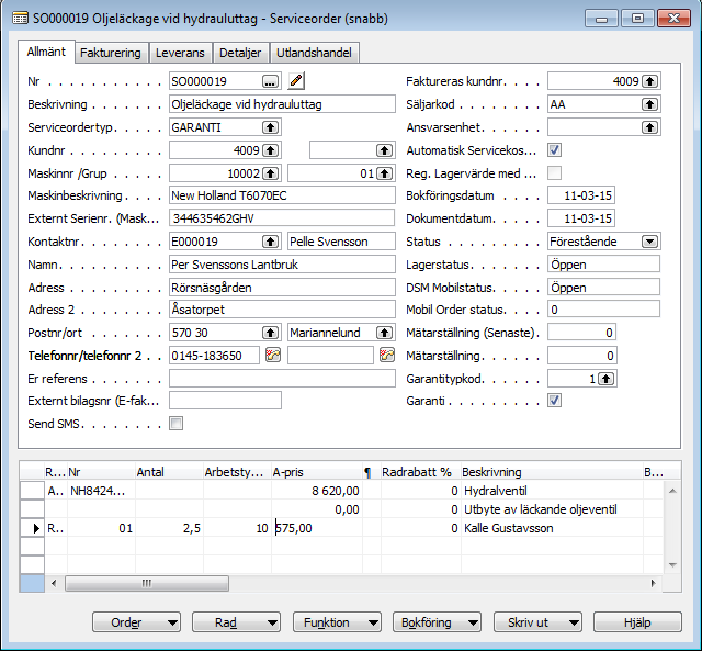 När det upprättas en serviceorder på en maskin inom garantitiden, är bockrutan Garanti markerad. Omsättningen blir bokförd på kundens generella bokföringsgrupp.