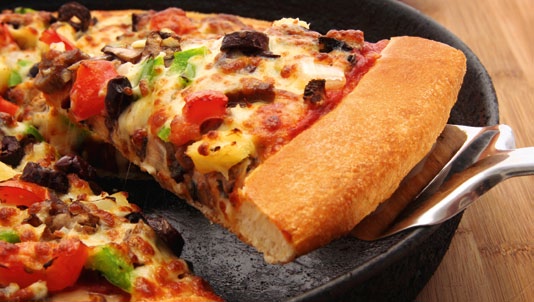 NORDIC AAK Magasin Nummer 1 213 Dominos nya frasiga pizza Flingat matfett från AAK ger Dominos nya panpizza en hembakad känsla Flingat matfett är fett som har kristalliserats till flingor av