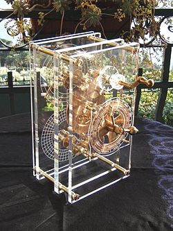 Antikythera-Mekanismen Antikythera-Mekanismen är en antik analog dator med ett mekaniskt urverk för att räkna ut astronomiska positioner. Mekanismen är daterad till ca 150-100 år f.kr.