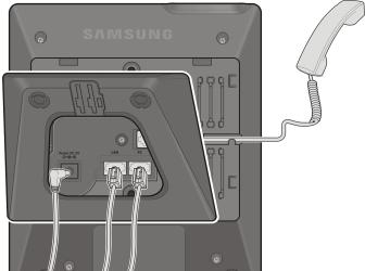 Anslut ena änden av LAN-kabel för anslutning till PC till PC-porten på telefonen, och den andra änden till nätverksporten på datorn.