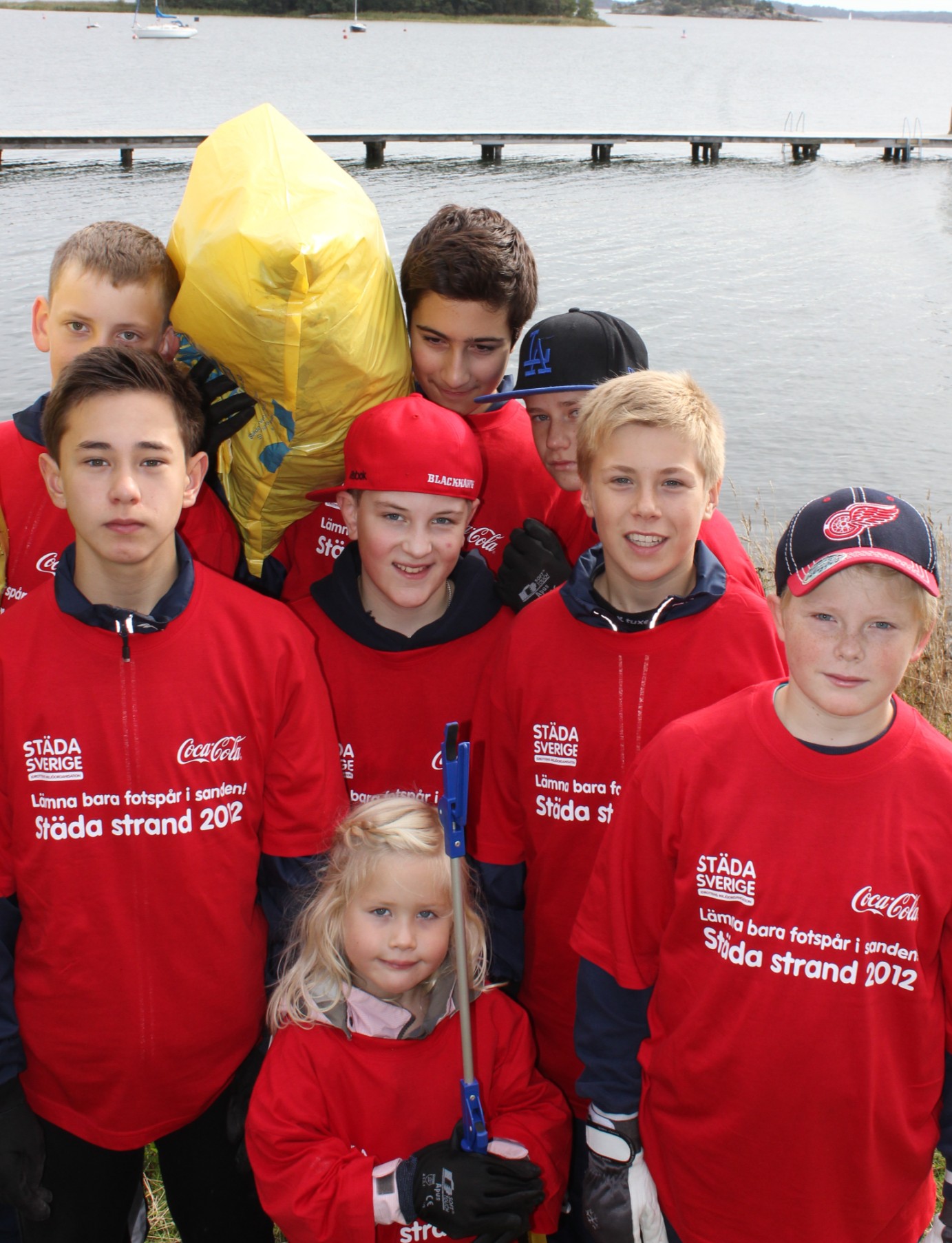 STÄDA SVERIGE Städa Strand 2014 Segeltorps Hockey i Östnora.