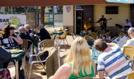 7 HETA TIPSET! Jazz, grillat och sköldpaddor, varje lördag i Los Balcones Nu kan man njuta av jazz och grillning varje lördag på Cafeteria/Bar La Tortuga i Los Balcones.