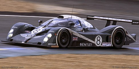 3 Metod 3.1 Letar inspiration Inspirationen är tagen ifrån sportvagnsprototyper som kördes med i Lemans på början av 2000 talet.