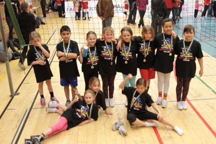 KIDSVOLLEY Turneringen i Habo blev rekordstor med hela 4 spelande lag från 8 föreningar. Av dessa stod GBC för av lagen som alla fick känna på både golv och match.