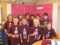 FIRST LEGO League Härnösand 2010 Presentasjon av laget Söråkers 4:or Vi kommer fra Söråker Snittalderen på våre deltakere er 10 år Laget består av 3 jenter og 7 gutter.